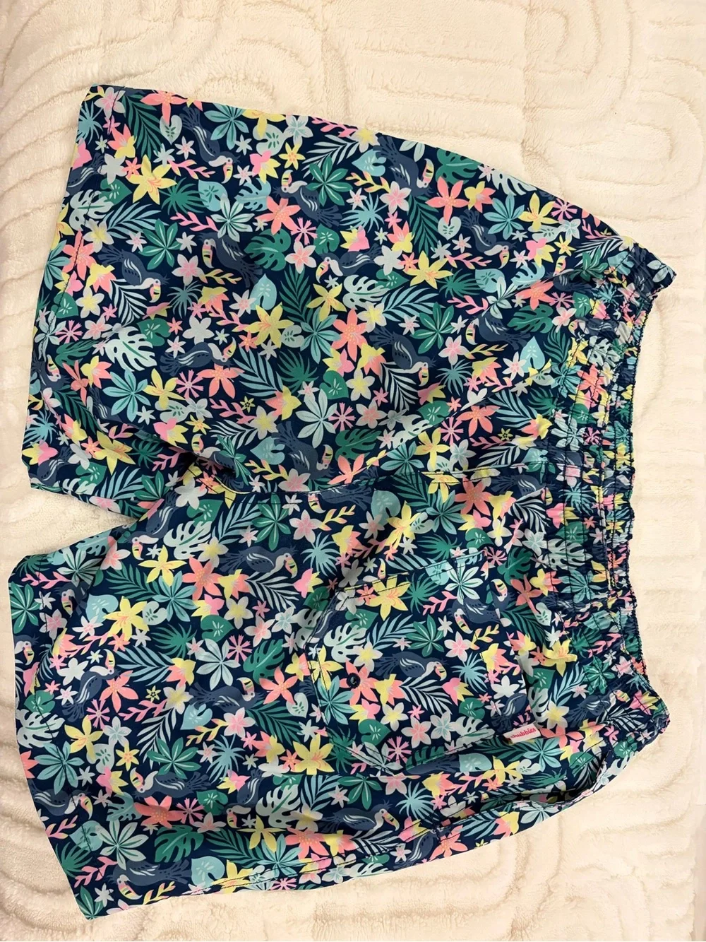 chubbies 5.5” Navy Floral Tropical Print Swim Trunks